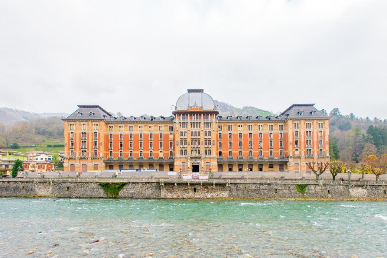 Bes Hotel Papa San Pellegrino Terme Exterior photo